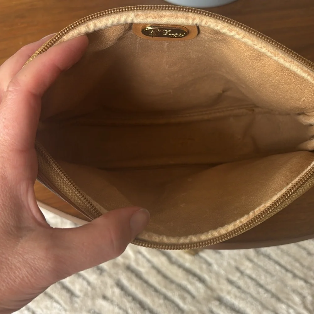 Authentic Vntg. Micro GG GUCCI tan coated canvas clutch bag cosmetics (8” x 6”) - Picture 6 of 8
